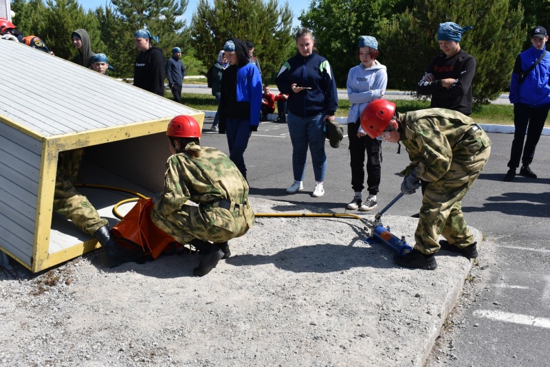 Спасатели ФГКУ «АСУНЦ «Вытегра» проводят учебно-тренировочные занятия для участников смены «За безопасность!»