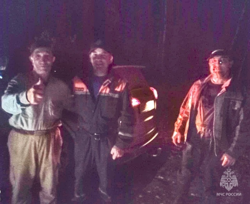 Спасатели ФГКУ "АСУНЦ "Вытегра" вывели из леса заблудившегося мужчину
