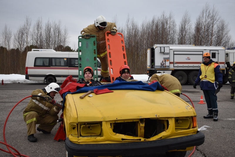 На территории ФГКУ «АСУНЦ«Вытегра» состоялись областные соревнования по проведению аварийно-спасательных работ при ликвидации чрезвычайных ситуаций на автомобильном транспорте
