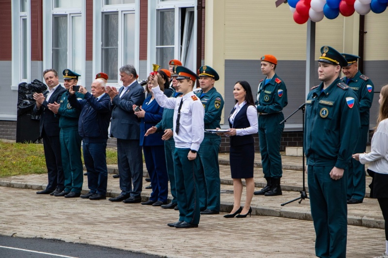 В Образовательном Центре  "Корабелы Прионежья" для кадет 11 класса прозвенел "Последний звонок"