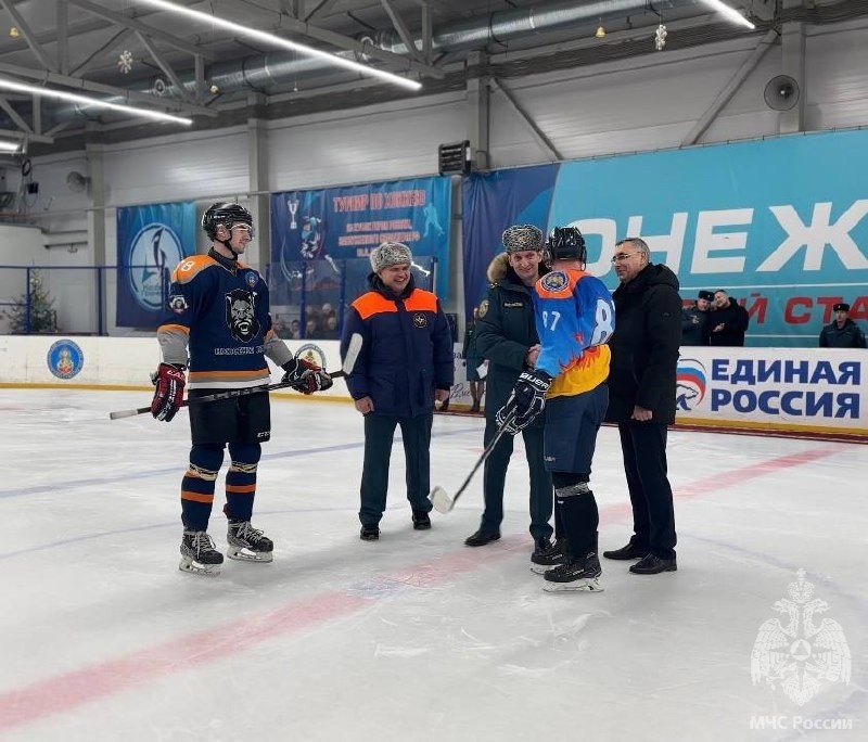 Стартовал традиционный хоккейный турнир, приуроченный ко Дню спасателя