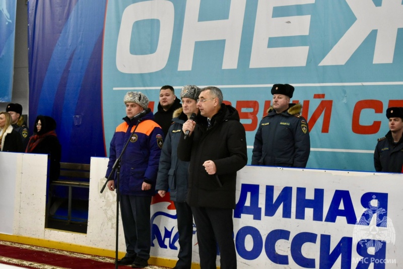 Стартовал традиционный хоккейный турнир, приуроченный ко Дню спасателя