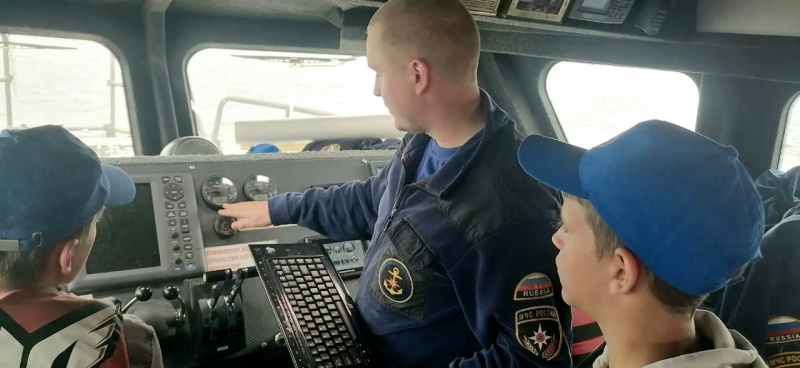 Спасатели ФГКУ «АСУНЦ «Вытегра» обеспечивают безопасность пути следования водной экспедиции